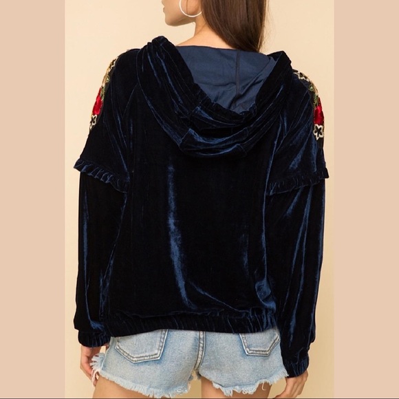 SEE NEW LISTING - NWT Velvet Embroidered Pullover Sweatshirt - Picture 6 of 9